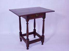 Pennsylvania Queen Anne Stretcher Base Table