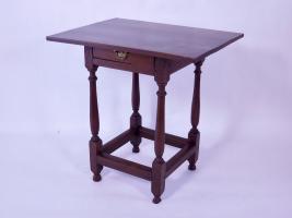 Pennsylvania Queen Anne Stretcher Base Table