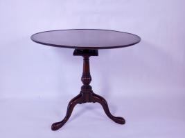 Philadelphia Mahogany Tea Table