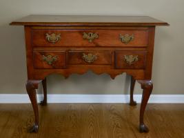 Queen Anne Walnut-Drake Foot Dressing Table